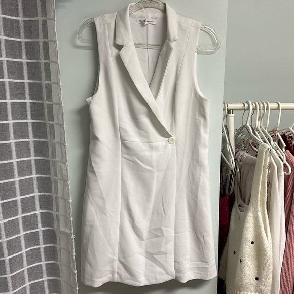 Bcbg Women’s White Structured Dress size 12 - Picture 2 of 10